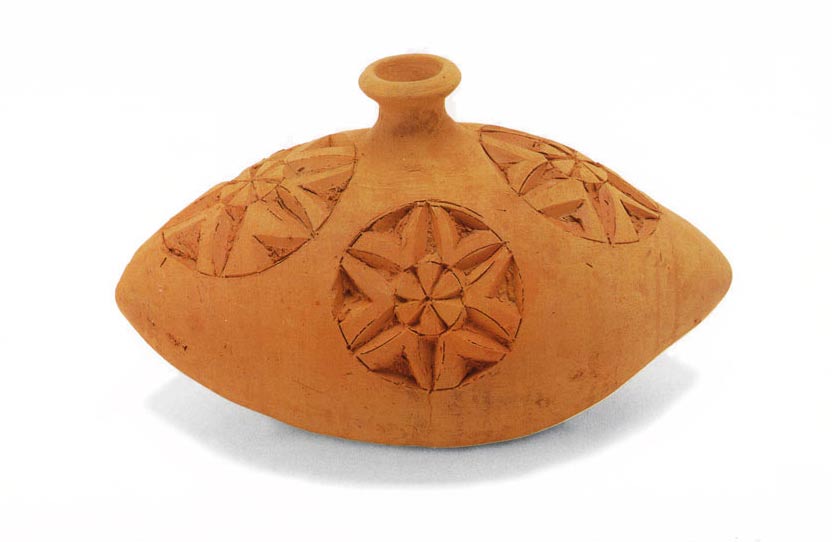 Orci e brocche in ceramica. Fiasca, oggetto d'uso domestico, artigianato Egiziano.